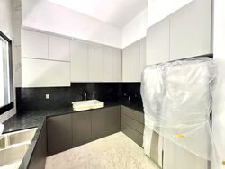 Hillview Avenue (D23), Terrace #599813181